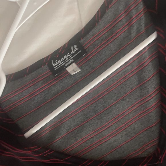 black top with red stripes - Picture 2 of 4